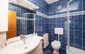 Shower, hair dryer - Cozy apartment in Trogir with WiFi (Trogir)
