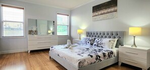 5 bedrooms, desk, iron/ironing board, travel crib