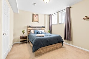 2 bedrooms, desk, iron/ironing board, free WiFi