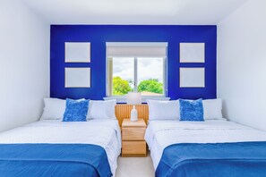 2 habitaciones, escritorio, tabla de planchar con plancha y wifi 
