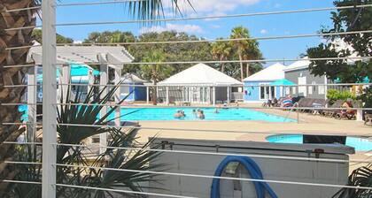 Sunsuite - Walk to Beach - Tennis - Olympic Pool