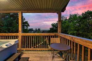 Outdoor spa tub - Smoky Playhouse! 10 bedroom Townhome | Sleeps 28 (Sevierville)