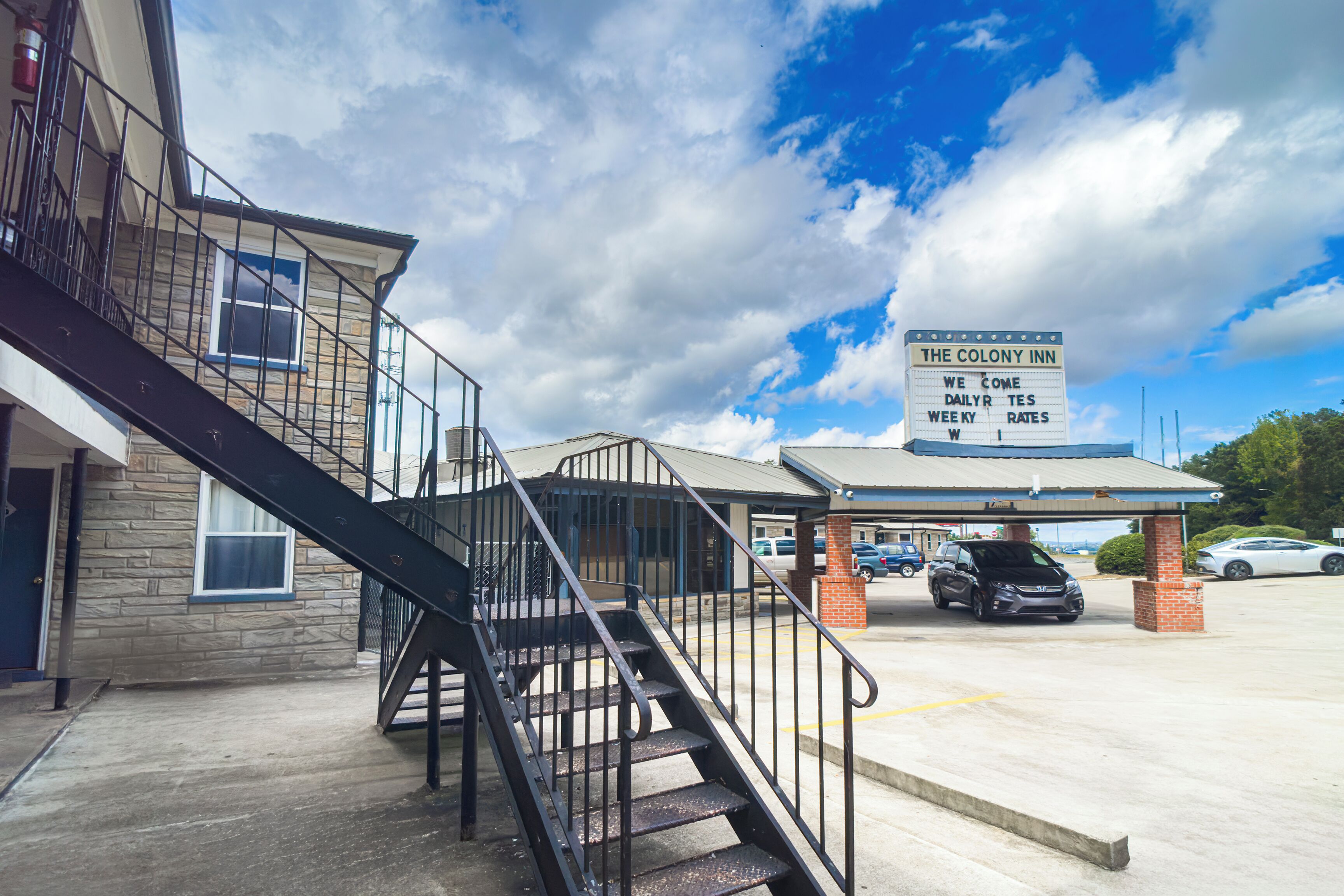 المنشأة من الخارج