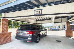 Free self-parking - Colony Inn By OYO Columbus US-280 (Columbus)