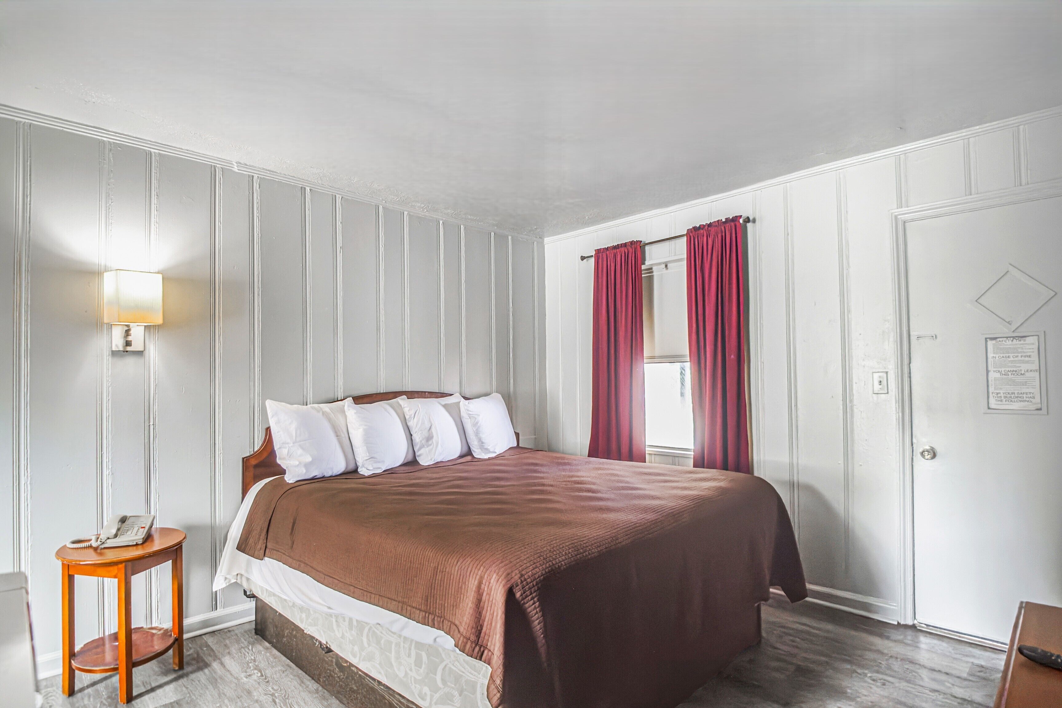 Rom, 1 kingsize-seng, ikke-røyk | Wi-fi (inkludert) og sengetøy