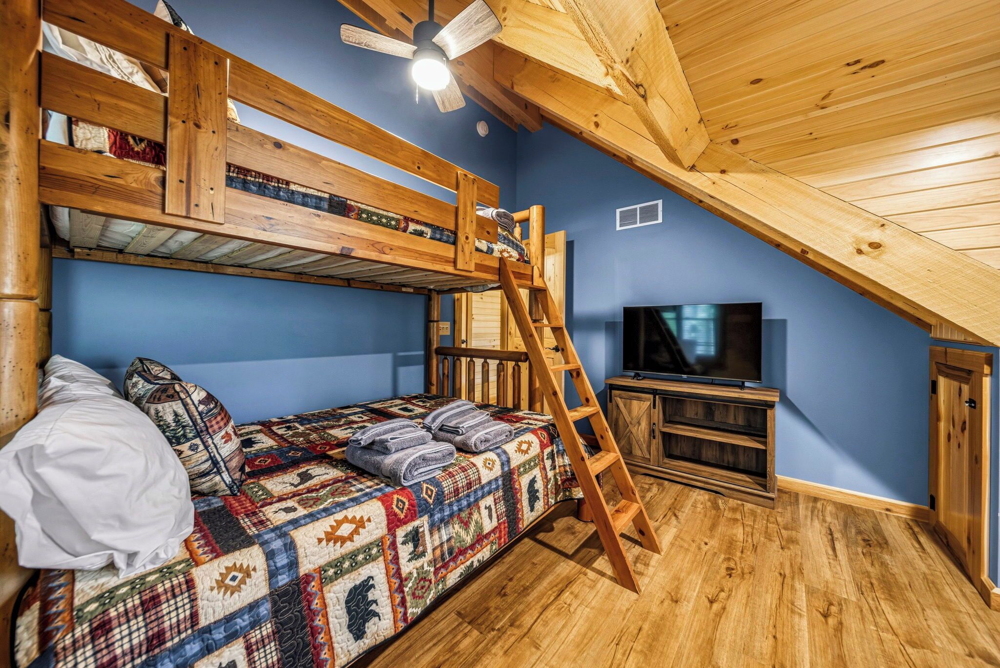 3 chambres, bureau, fer et planche à repasser, Wi-Fi gratuit