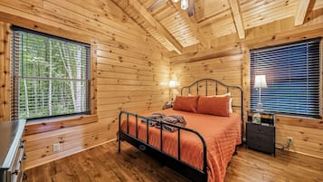 3 habitaciones, escritorio, tabla de planchar con plancha y wifi gratis