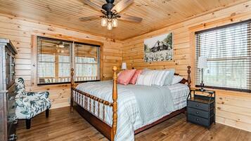 3 bedrooms, desk, iron/ironing board, WiFi