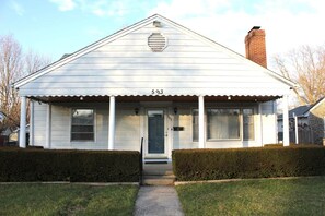 Exterior - Charming Home in Southland – Cozy & Spacious! (Lexington)
