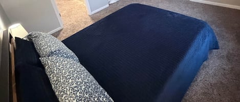 4 bedrooms, WiFi, bed sheets