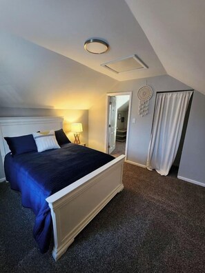 4 bedrooms, WiFi, bed sheets - Charming Home in Southland – Cozy & Spacious! (Lexington)