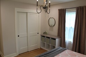 4 bedrooms, WiFi, bed sheets - Beautiful 4-bedroom home, close to Downtown/UK (Lexington)