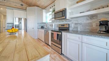 House (1 Bedroom) | Interior