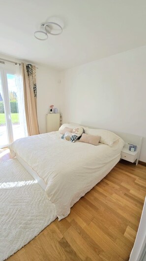 5 makuuhuonetta, silitysrauta/-lauta, Wi-Fi, vuodevaatteet