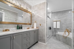 Jetted bath, hair dryer, towels, soap - Luxury 6BR/6BA Indy Home w/ Rooftop Views of Lucas Oil, Arcade, Office & Hot Tub (Indianapolis)