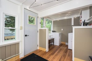 Interior - Charming 1 Bedroom in the heart of Goosetown (Anaconda)