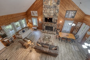TV, fireplace, video games, books - Berrey Patch-Creek Front-Firepit (Young Harris)