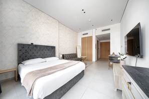 Iron/ironing board, free WiFi, bed sheets