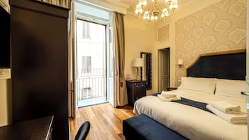 Quarto casal ou duplo superior | Cortinas blackout, Wi-Fi de cortesia, roupa de cama