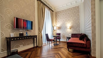 Superior Triple Room | Langsir/tirai gelap terus, Wi-fi percuma, cadar katil