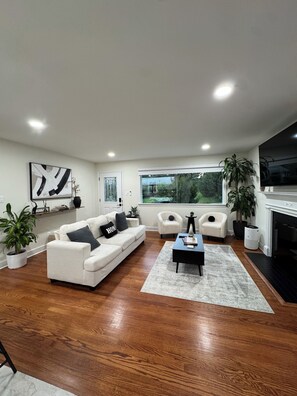 Smart TV y chimenea