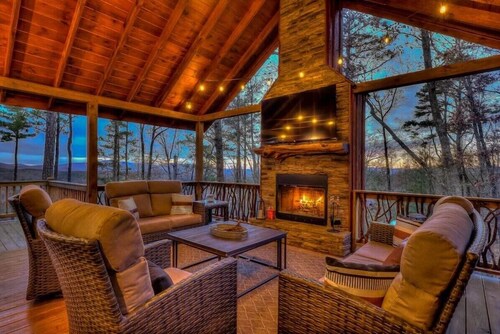 
Cabin in the Blue Ridge Mountains; Hot Tub & Mountain views