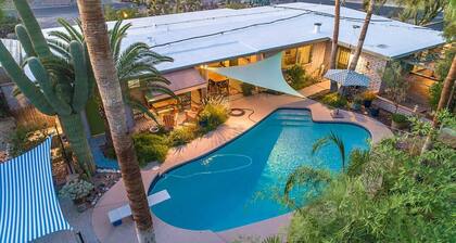 Poolside Oasis, Luscious Gardens, and Spacious 4-bedroom house in Tucson