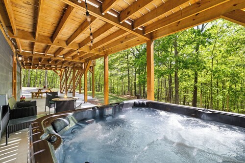 Blue Deer Mountain - Hot Tub | Fire Pit | Tree House Fun