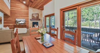 Perfect Getaway! Lakeside at Deer Valley 4bd – Pool, Hot Tub, A/C, Walk to Slopes & Main St