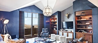 Montage Penthouse: 4 BR, Slopeside, Spacious Interiors, Fireplaces, Shared Spa, Sleeps 10