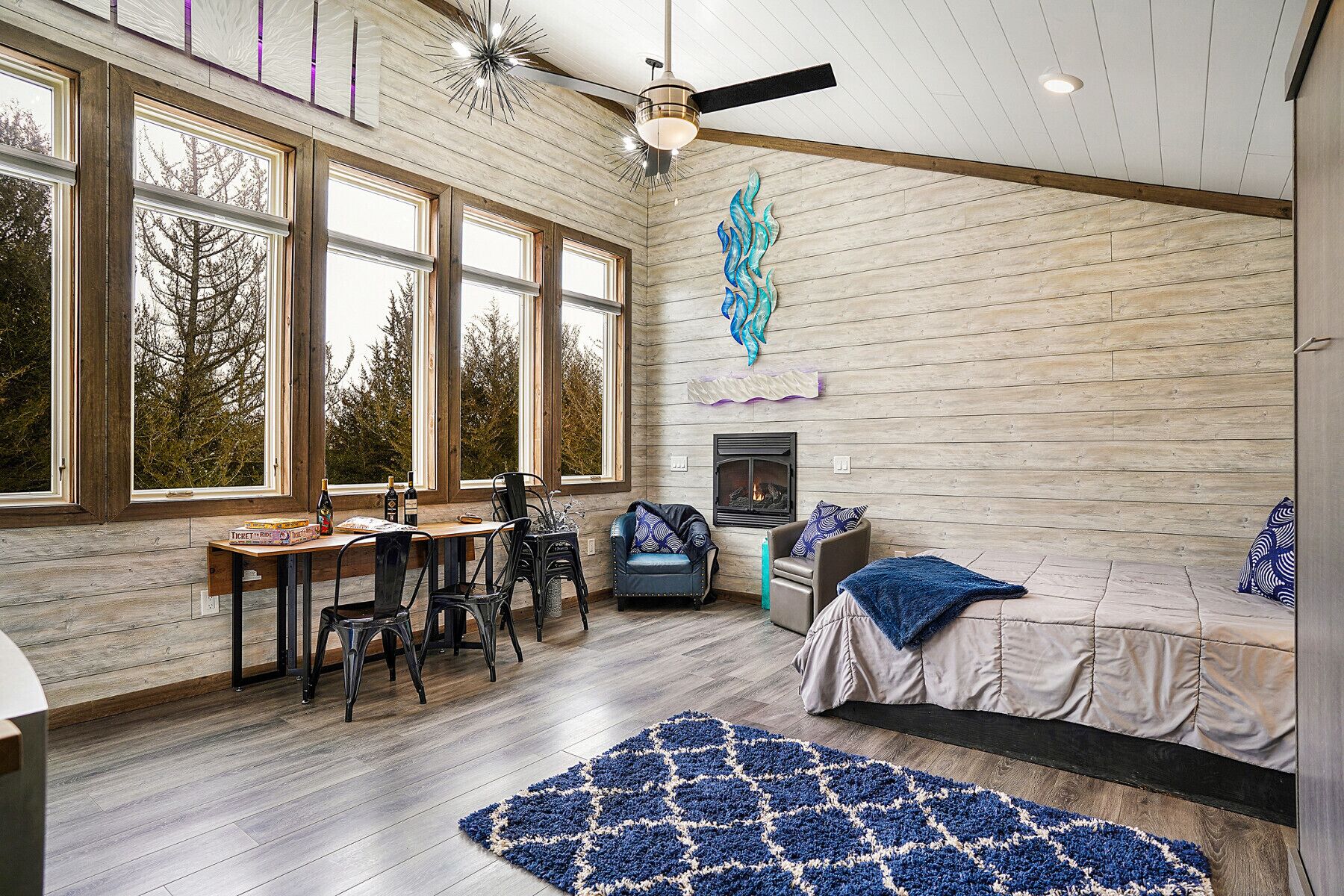 1 bedroom, bed sheets, wheelchair access