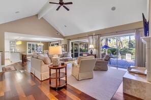 House, Multiple Beds, Patio, Pool View (5 Battery Road) | Living area