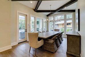 House, Multiple Beds, Balcony, Pool View (10 Green Wing Teal) | Dining