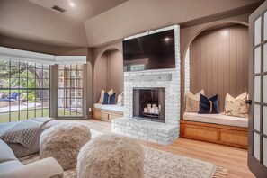 House, Multiple Beds, Kitchen, Pool View (5 Ridgewood Lane)