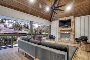 House, Multiple Beds, Patio, Pool View (8 Snowy Egret) | Living area | 42-inch flat-screen TV with digital channels