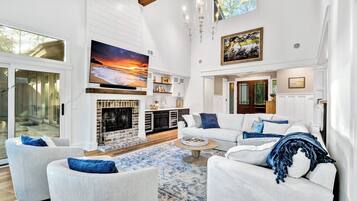 House, Multiple Beds, Patio, Golf View (6 Wood Duck Court) | Living area | 42-inch flat-screen TV with digital channels