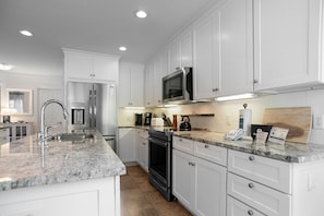 Villa, plusieurs lits, cuisine, vue golf (173 Twin Oaks) | Cuisine privée | Réfrigérateur, micro-ondes, four, plaque de cuisson
