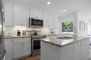 Villa, Multiple Beds, Kitchen, Golf View (173 Twin Oaks) | Private kitchen - 173 Twin Oaks at The Sea Pines Resort (Hilton Head Island)