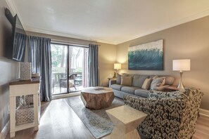 Villa, 1 King Bed, Patio, Garden View (905 Cutter Court) | Living area | 42-inch flat-screen TV with digital channels