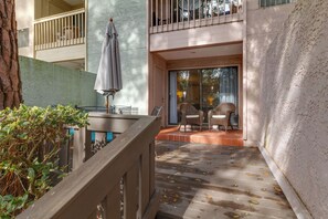 Villa, 1 King Bed, Patio, Garden View (905 Cutter Court) | Terrace/patio