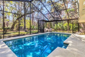 Outdoor pool, sun loungers - 15 Willow Oak West at The Sea Pines Resort (Hilton Head Island)