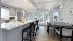 Villa, Multiple Beds, Kitchen, Golf View (6959 Fairway One) | Private kitchen | Fridge, microwave, oven, stovetop