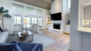 Villa, Multiple Beds, Kitchen, Golf View (6959 Fairway One) | Living area | 42-inch flat-screen TV with digital channels