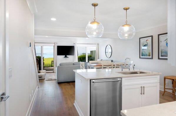 Ev, Birden Çok Yatak, Mutfak, Havuz Manzaralı (17 South Live Oak) | İç mekân