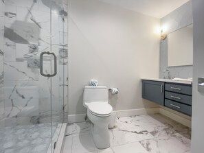 บ้านพัก, หลายเตียง, ห้องครัว, วิวสระว่ายน้ำ (17 South Live Oak) | ห้องน้ำ | ผ้าเช็ดตัว