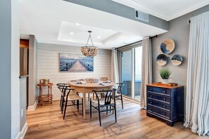 Villa - flera sängar - kök - utsikt mot trädgården (1650 Bluff Villas) | Restauranger