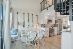 Villa, Mehrere Betten, Terrasse (1605 Port Villas) | Eigene Küche | Kühlschrank, Mikrowelle, Ofen, Herdplatte