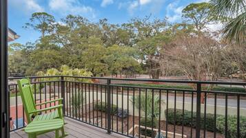 別墅, 多張床, 廚房, 花園景觀 (815 Clipper Court) | 住宿一隅