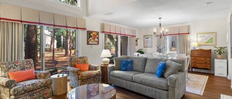 Villa, Mehrere Betten, Balkon, Gartenblick (242 Stoney Creek Villa) | Wohnbereich