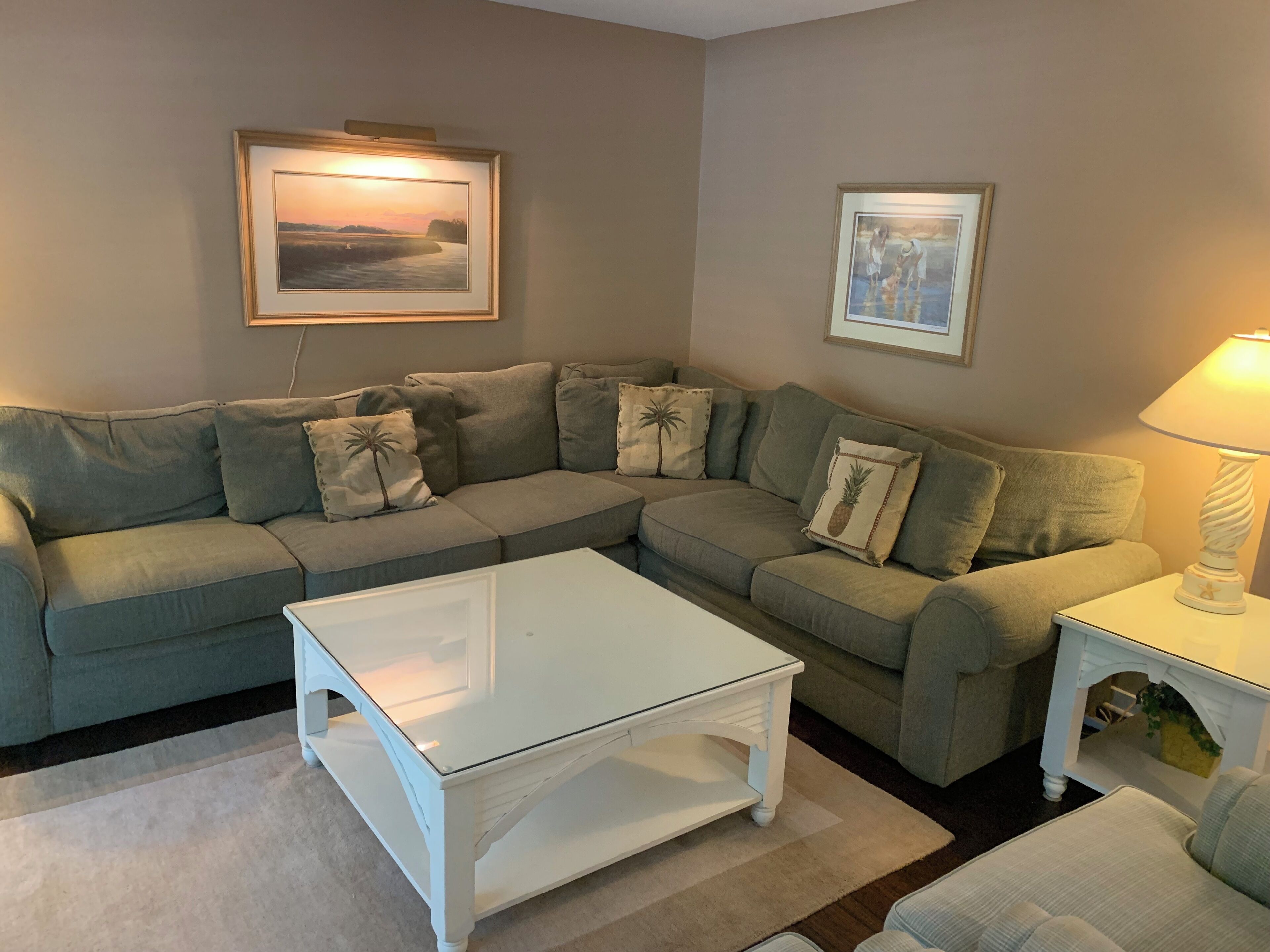 Vil·la, diversos llits, cuina, vistes al jardí (2436 Inland Harbour) | Sala d'estar | Televisor de pantalla plana de 42 polzades amb canals digitals 